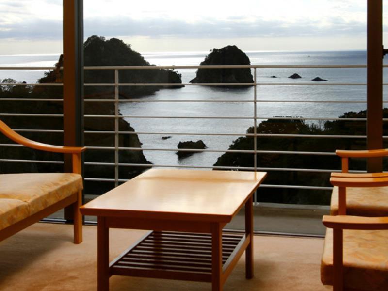 Отель Dogashima New Ginsui Нисиидзу Экстерьер фото